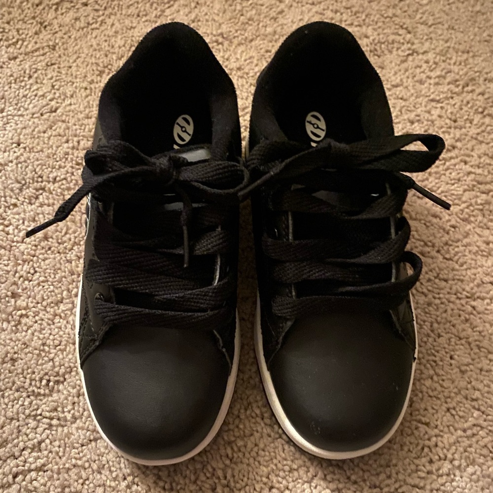 Boys black Heelys size 1